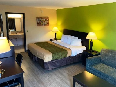 bedroom 1 - hotel days inn by wyndham harrisonburg - harrisonburg, united states of america