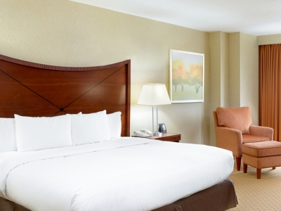 bedroom - hotel hilton washington dulles airport - herndon, united states of america
