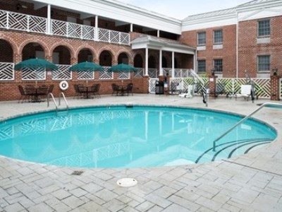 outdoor pool - hotel hampton inn lexington historic district - lexington, virginia, united states of america
