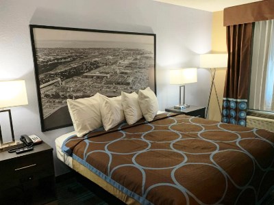 bedroom - hotel super 8 by wyndham newport news - newport news, united states of america