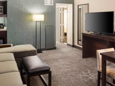 bedroom 1 - hotel embassy suites tysons corner - vienna, virginia, united states of america