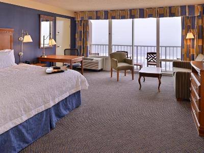 bedroom 2 - hotel hampton inn oceanfront north - virginia beach, united states of america