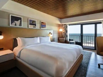 bedroom - hotel doubletree virginia beach oceanfront s. - virginia beach, united states of america