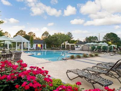 outdoor pool - hotel hilton vacation club historic powhatan - williamsburg, virginia, united states of america