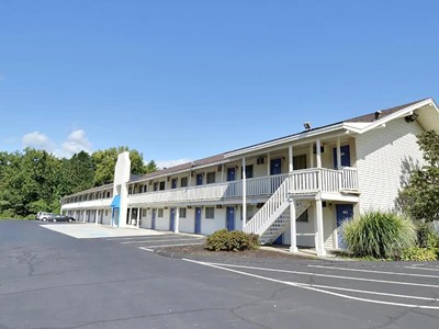exterior view - hotel travelodge by wyndham brattleboro vt - brattleboro, united states of america