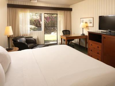 bedroom - hotel red lion hotel bellevue - bellevue, washington, united states of america