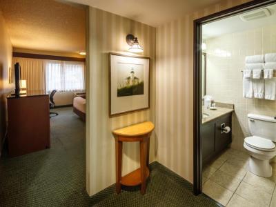 bedroom 1 - hotel red lion hotel bellevue - bellevue, washington, united states of america