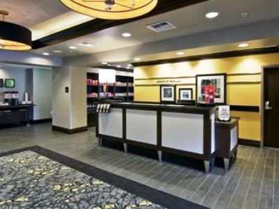 lobby - hotel hampton inn suites bellevue downtown - bellevue, washington, united states of america