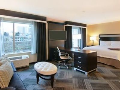 bedroom 3 - hotel hampton inn suites bellevue downtown - bellevue, washington, united states of america