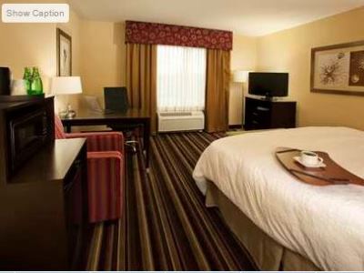 bedroom - hotel hampton inn n suites seattle/federal way - federal way, united states of america