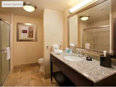 bathroom - hotel hampton inn n suites seattle/federal way - federal way, united states of america