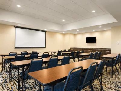 conference room - hotel hampton inn kennewick at southridge - kennewick, united states of america