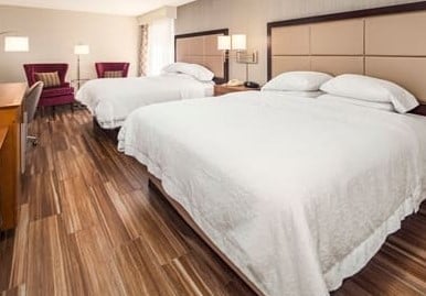 bedroom 2 - hotel hampton inn seattle north lynnwood - lynnwood, united states of america