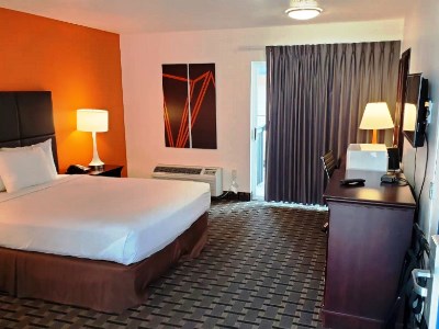 bedroom - hotel howard johnson by wyndham spokane - spokane, united states of america
