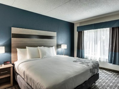 bedroom - hotel days inn and suites by wyndham spokane - spokane, united states of america