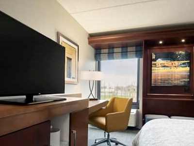 bedroom 1 - hotel hampton inn appleton-fox river mall area - appleton, united states of america