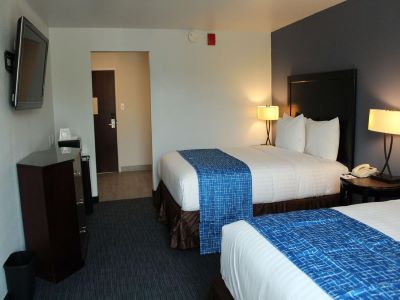 bedroom 1 - hotel travelodge wyndham water's edge - racine - racine, united states of america