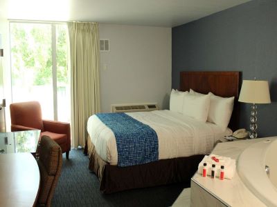 bedroom 4 - hotel travelodge wyndham water's edge - racine - racine, united states of america