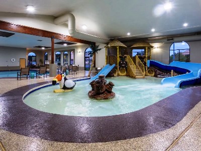 indoor pool - hotel wingate wisconsin dells waterpark - wisconsin dells, united states of america