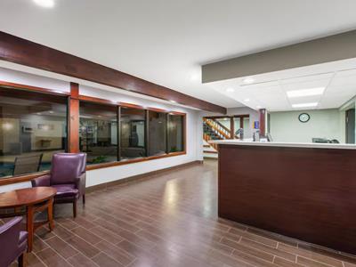 lobby - hotel days inn suites wyndham wisconsin dells - wisconsin dells, united states of america