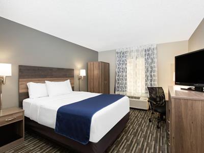 bedroom 1 - hotel days inn suites wyndham wisconsin dells - wisconsin dells, united states of america