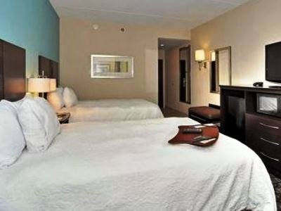 bedroom 3 - hotel hampton inn eden - eden, united states of america