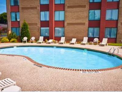 outdoor pool - hotel hampton inn kinston - kinston, united states of america