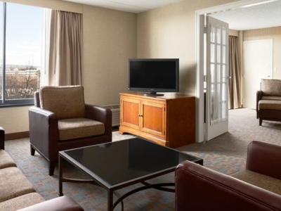 bedroom 3 - hotel doubletree exec meeting ctr somerset - somerset, new jersey, united states of america
