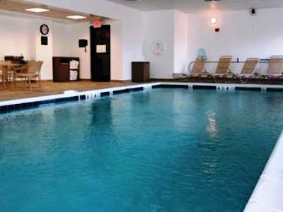 indoor pool - hotel hampton inn long island commack - commack, united states of america