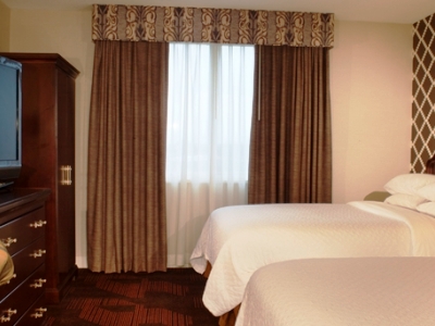 bedroom 1 - hotel embassy suites by hilton syracuse - east syracuse, united states of america