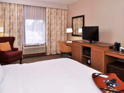 bedroom - hotel wingate by wyndham steubenville - steubenville, united states of america