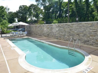 outdoor pool - hotel springhill ste philadelphia valley forge - king of prussia, united states of america