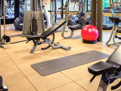 gym - hotel doubletree by hilton seattle airport - seatac, united states of america