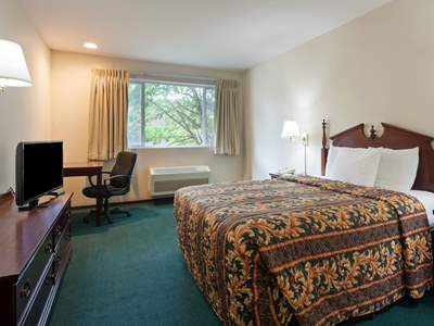 bedroom - hotel days inn by wyndham seatac airport - seatac, united states of america
