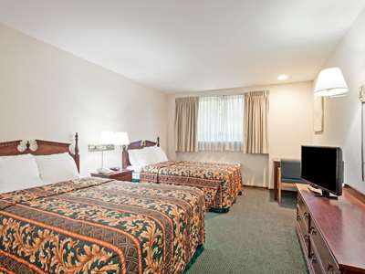 bedroom 1 - hotel days inn by wyndham seatac airport - seatac, united states of america