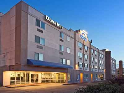exterior view 1 - hotel days inn by wyndham seatac airport - seatac, united states of america