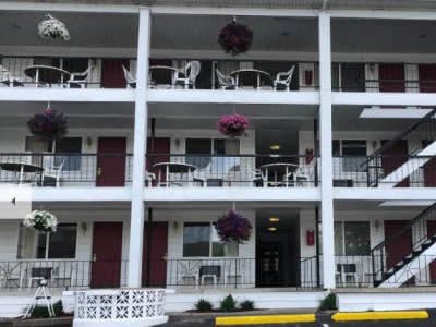 exterior view - hotel baymont by wyndham lake george - lake george, united states of america