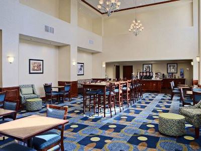 breakfast room - hotel hampton inn and suites - mansfield, texas, united states of america