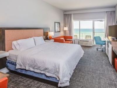 bedroom 1 - hotel hampton inn pensacola beach - pensacola beach, united states of america