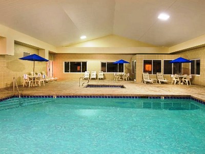 indoor pool - hotel days inn by wyndham fremont - fremont, ohio, united states of america