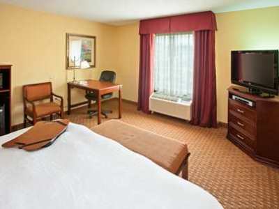 bedroom - hotel hampton inn chattanooga-north / ooltewah - ooltewah, united states of america