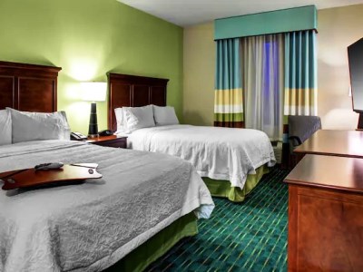 bedroom 1 - hotel hampton inn and suites coconut creek - coconut creek, united states of america
