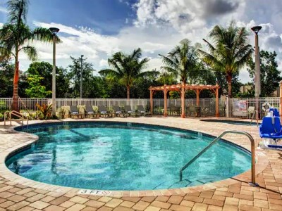 outdoor pool - hotel hampton inn and suites coconut creek - coconut creek, united states of america