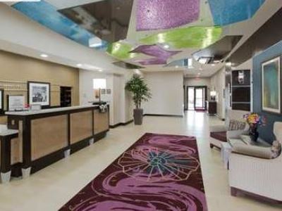 lobby 1 - hotel hampton inn and suites missouri city - missouri city, united states of america