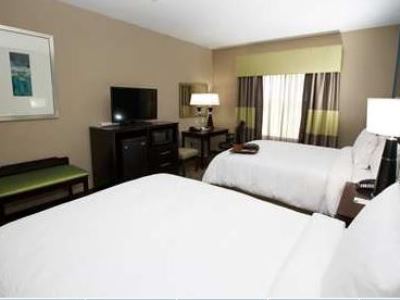 bedroom - hotel hampton inn and suites missouri city - missouri city, united states of america