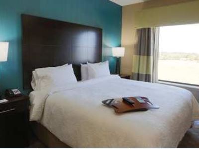 bedroom 6 - hotel hampton inn and suites missouri city - missouri city, united states of america