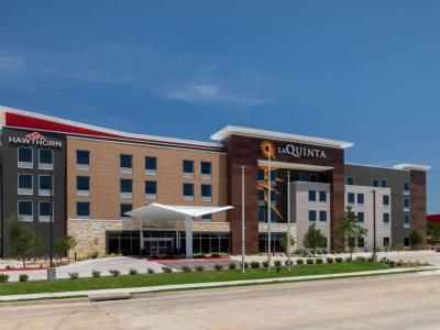 exterior view - hotel la quinta inn and suites pflugerville - pflugerville, united states of america