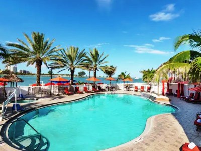 outdoor pool - hotel hampton inn and suites clearwater beach - clearwater beach, united states of america