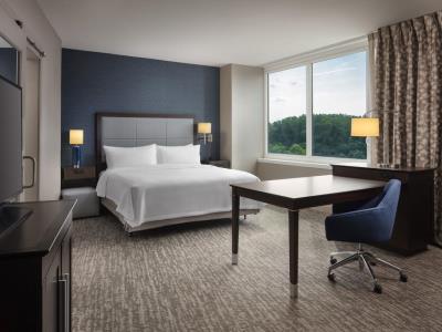 bedroom 4 - hotel hampton inn n suites teaneck glenpointe - teaneck, united states of america