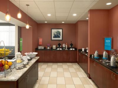 breakfast room - hotel hampton inn knoxville east - knoxville, tennessee, united states of america